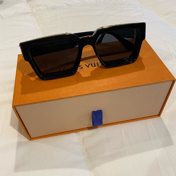 1.1 MILLIONAIRES SUNGLASSES - Picture 2 of 7